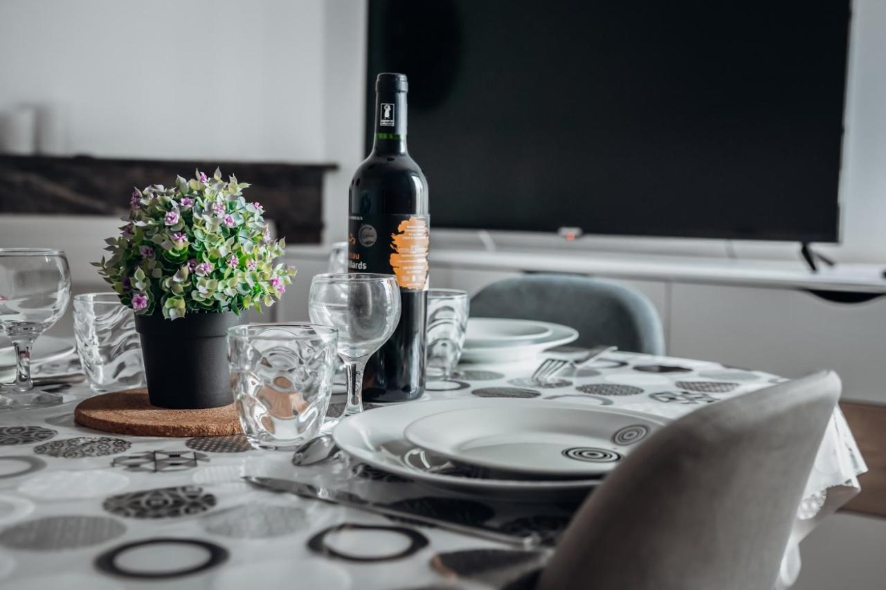 Appartement Neuf, Moderne Et Confortable! Ernée Buitenkant foto
