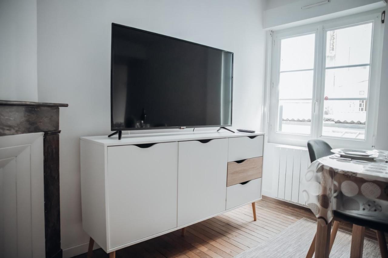 Appartement Neuf, Moderne Et Confortable! Ernée Buitenkant foto
